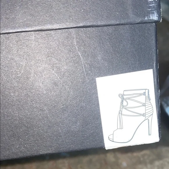 Bebe Cream Heeled Boots for Chic Elegance - Picture 11 of 12